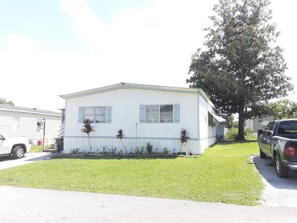 Lakeland, FL Mobile Home for Sale located at 185 Dogwood Sunshine Village